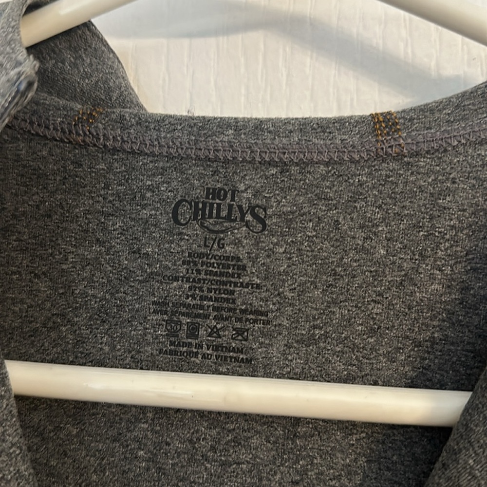 🆕 Hot Chilly’s Quarter Zip with Hood Large NWT - Picture 5 of 5